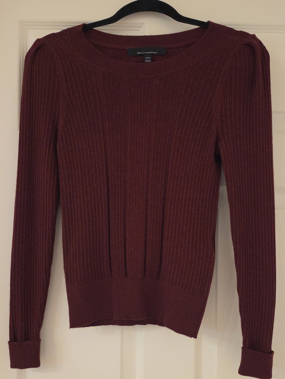White House Black Market Ribbed Crewneck Sweater in Burgundy Port